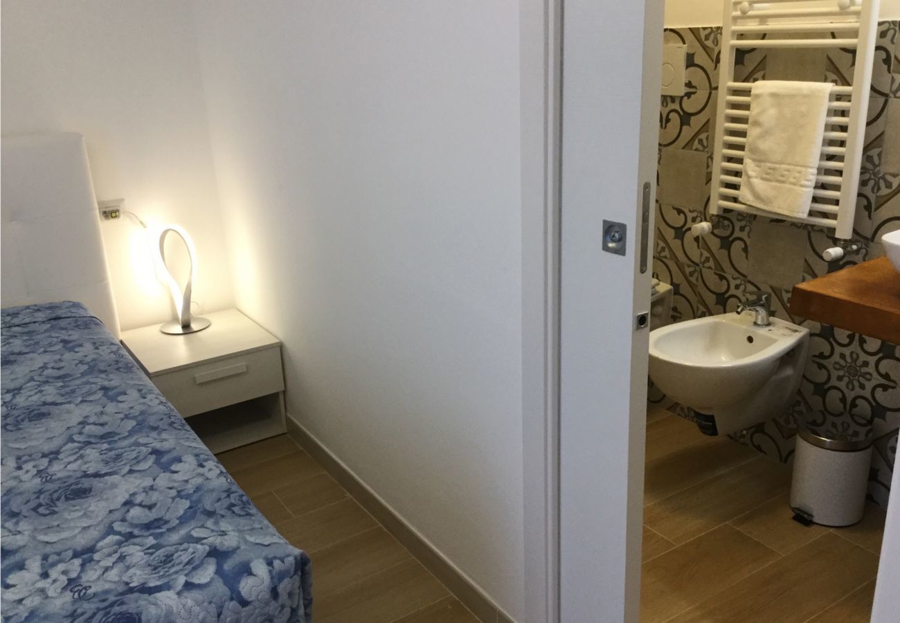 camera 3 B&B Home Sweet Home – Affitti Brevi Italia camera 3 B&B Home Sweet Home – Affitti Brevi Italia