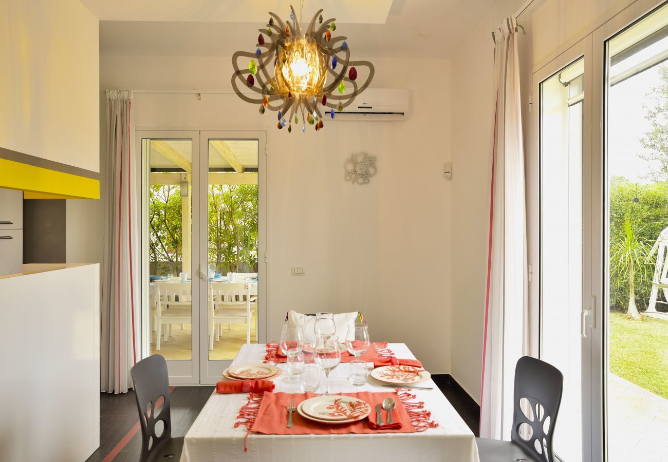 sala da pranzo VILLA RELAX & COMFORT  Affitti Brevi Italia Villa a Pozzallo - VILLA RELAX & COMFORT - Affitti Brevi Italia