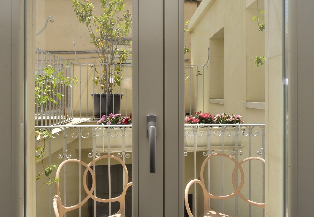 terrazza Domus SBIRCIO' Affitti Brevi Italia  Appartamento a Modica - DOMUS SBIRCIÒ - Affitti Brevi Italia