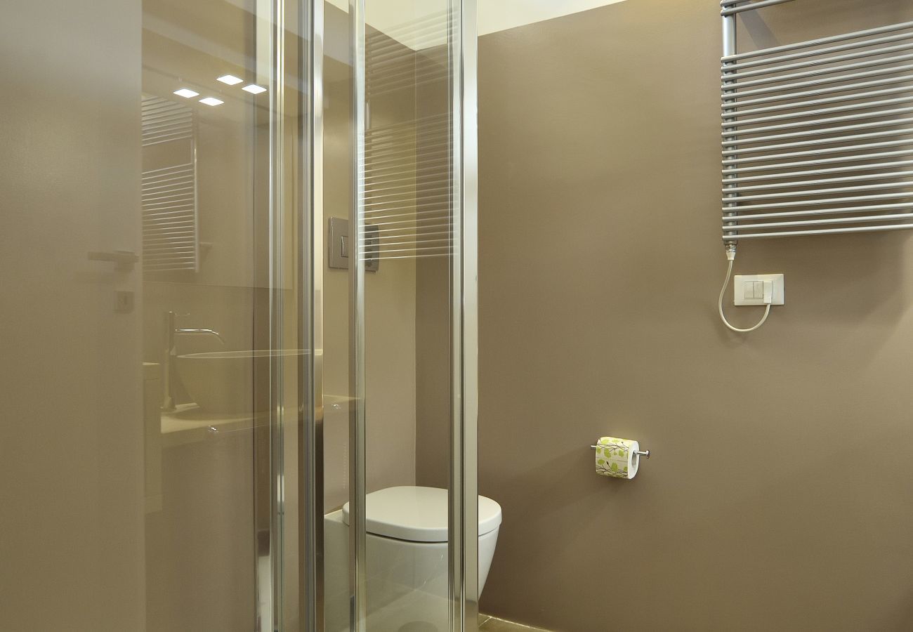 bagno Domus SBIRCIO'  Affitti Brevi Italia Appartamento a Modica - DOMUS SBIRCIÒ - Affitti Brevi Italia