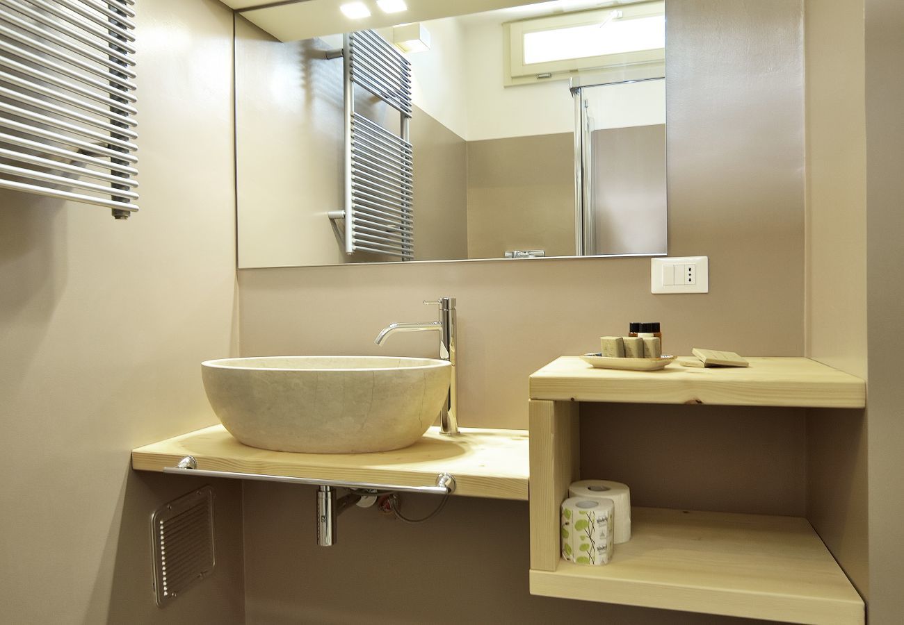 bagno Domus SBIRCIO'  Affitti Brevi Italia Appartamento a Modica - DOMUS SBIRCIÒ - Affitti Brevi Italia