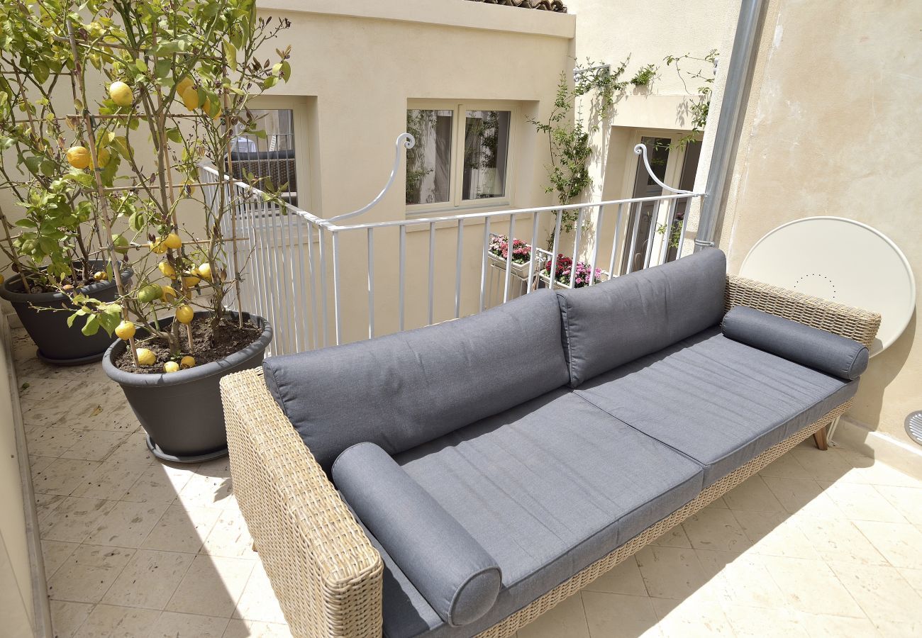 terrazza Domus SBIRCIO' Affitti Brevi Italia  Appartamento a Modica - DOMUS SBIRCIÒ - Affitti Brevi Italia