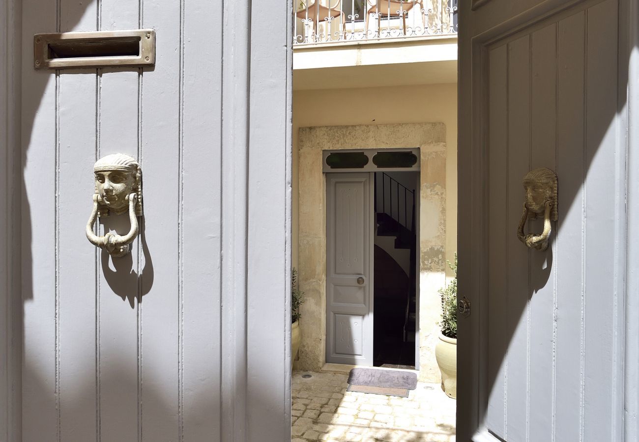 esterno Domus SBIRCIO' Affitti Brevi Italia  Appartamento a Modica - DOMUS SBIRCIÒ - Affitti Brevi Italia