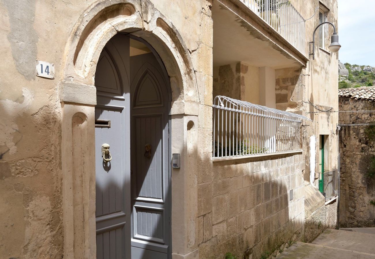 esterno Domus SBIRCIO' Affitti Brevi Italia  Appartamento a Modica - DOMUS SBIRCIÒ - Affitti Brevi Italia
