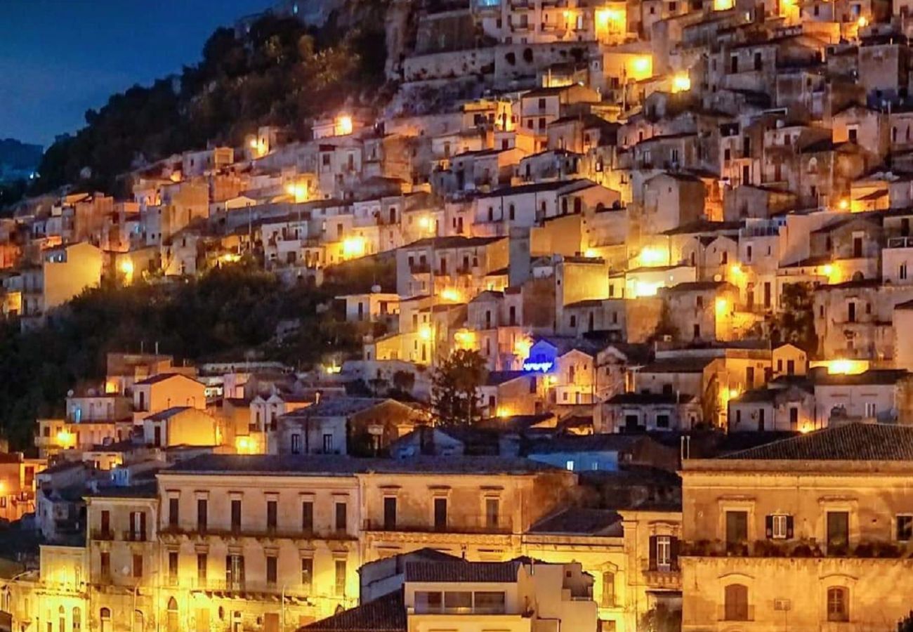 Appartamento a Modica - DOMUS SBIRCIÒ - Affitti Brevi Italia Appartamento a Modica - DOMUS SBIRCIÒ - Affitti Brevi Italia