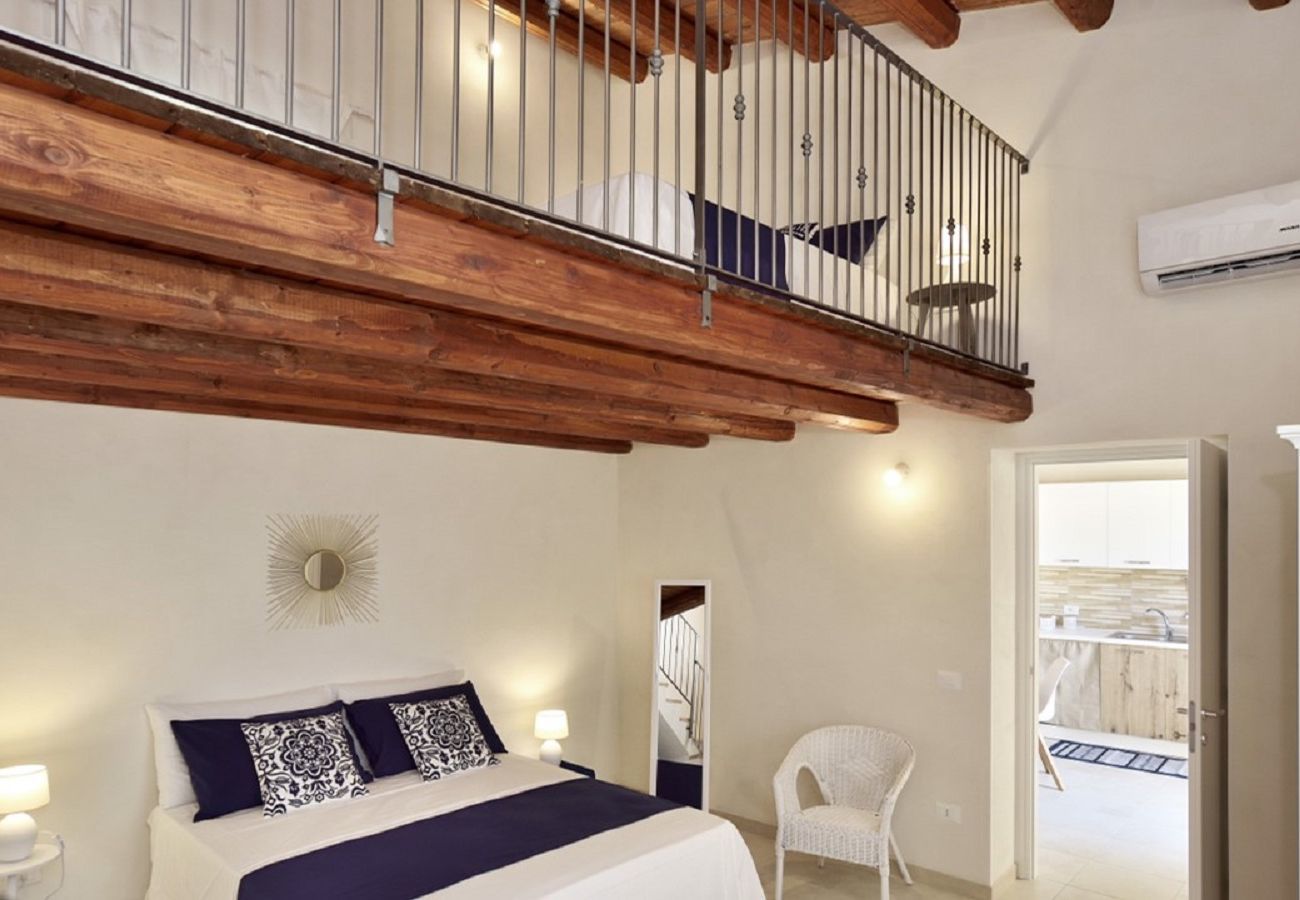 camera da letto CASA DEI LIMONI con piscina BLU Affitti Brevi Italia Villa a Noto - CASA DEI LIMONI CON PISCINA BLU
