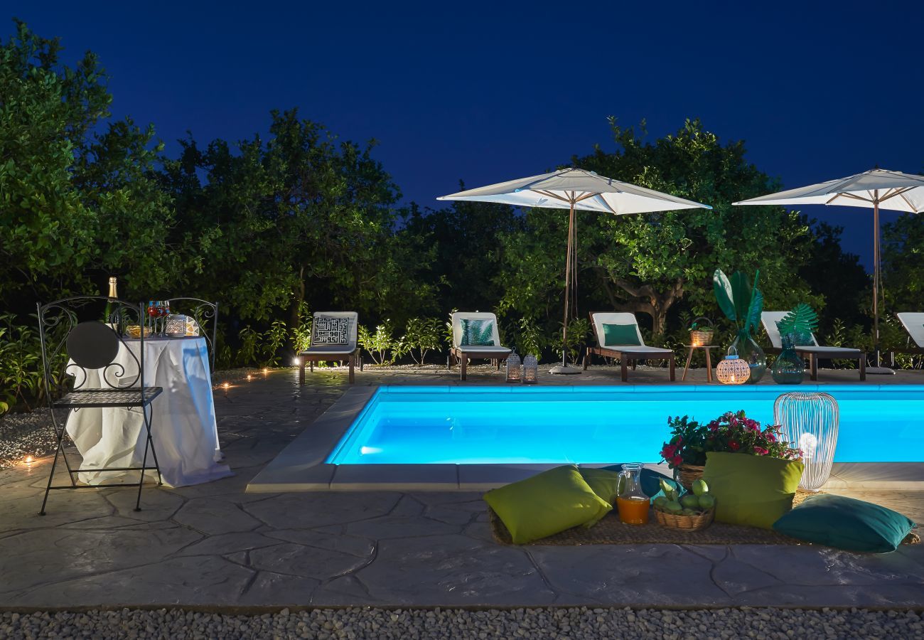 piscina CASA DEI LIMONI con piscina BLU Affitti Brevi Italia Villa a Noto - CASA DEI LIMONI CON PISCINA BLU