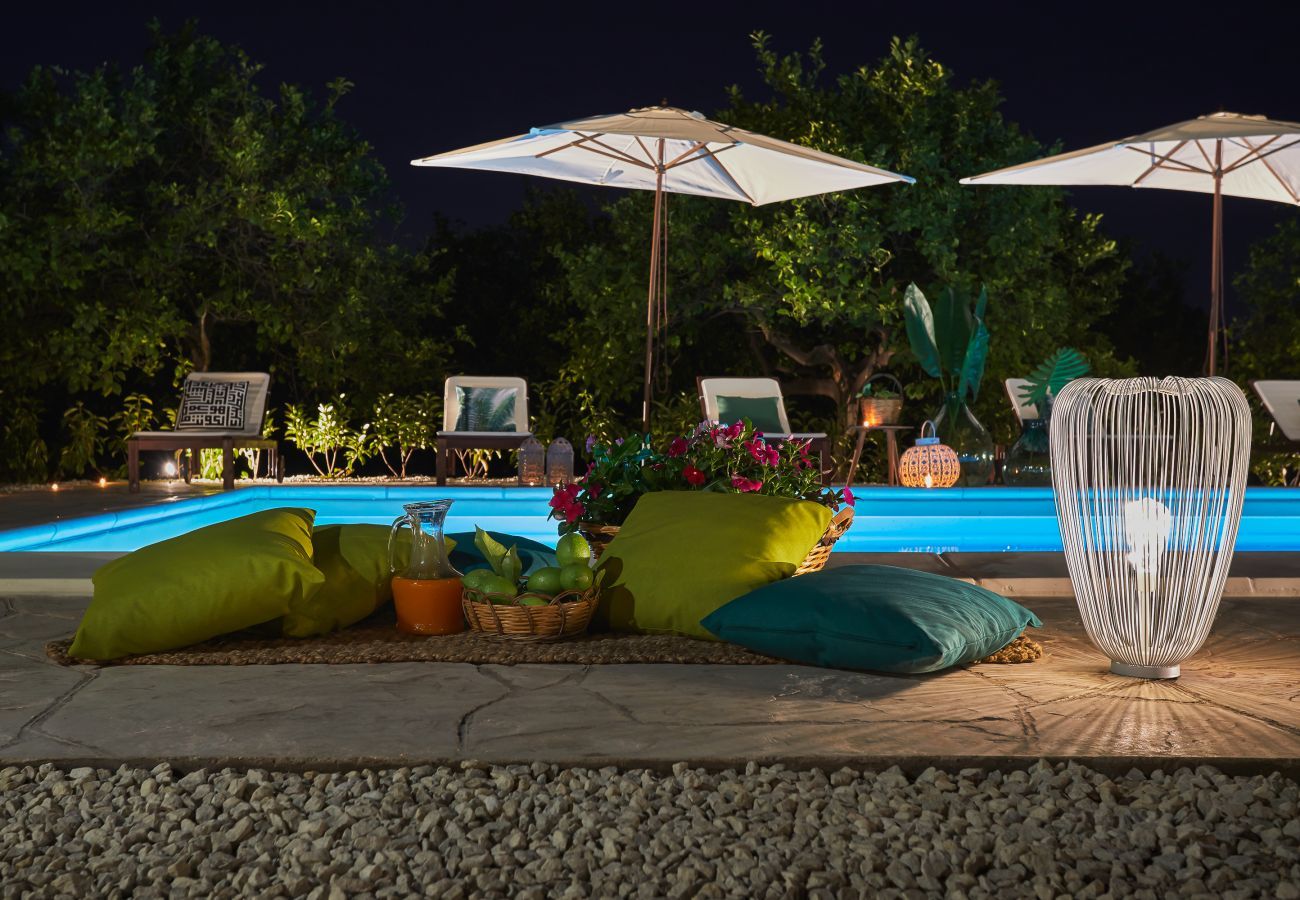 piscina CASA DEI LIMONI con piscina BLU Affitti Brevi Italia Villa a Noto - CASA DEI LIMONI CON PISCINA BLU