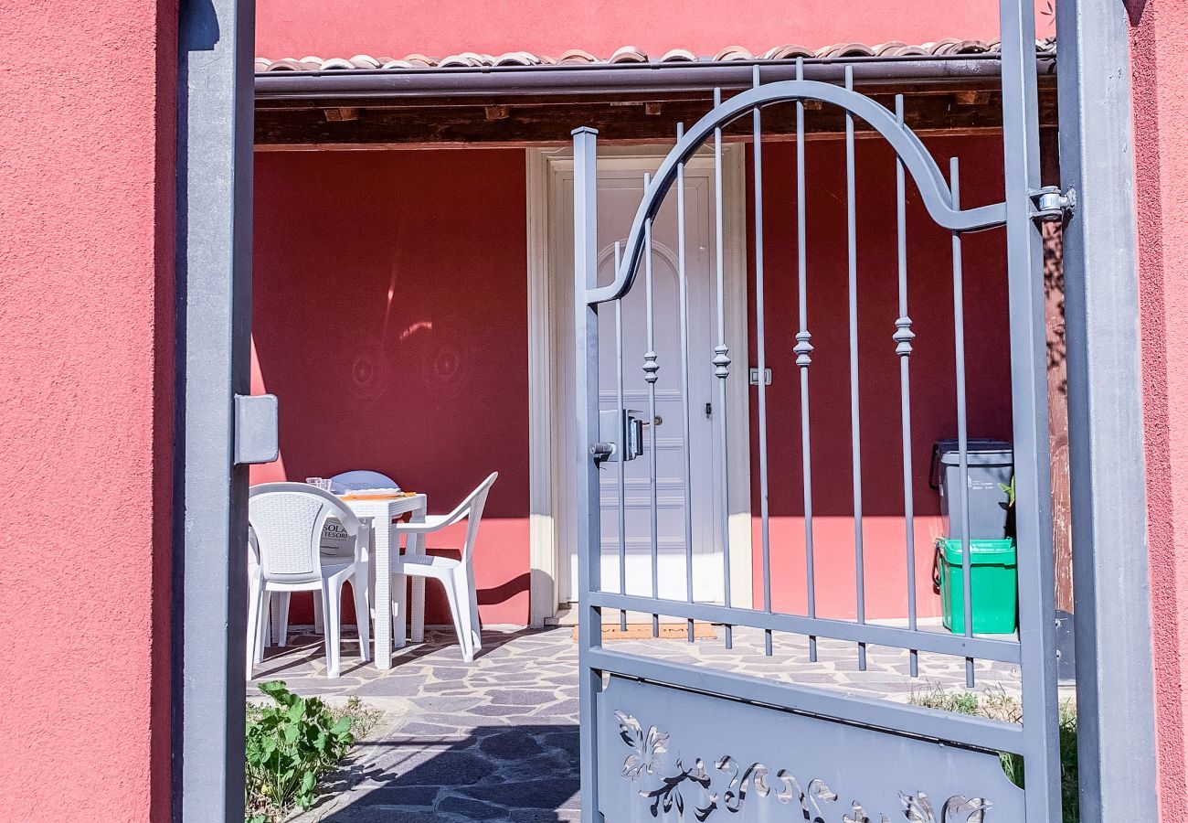 Cancello di ingresso Appartamento La Casa Rossa Solo Affitti Brevi Appartamento a Rimini - Appartamento La Casa Rossa - Affitti Brevi Italia