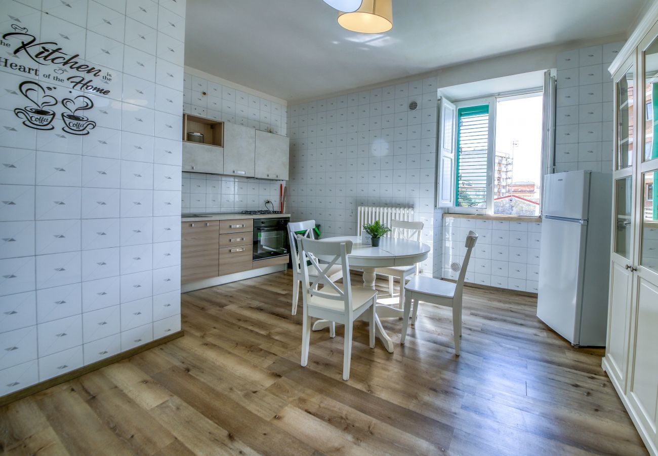 sala da pranzo Lettieri Apartment Affitti Brevi Italia Appartamento a Gravina in Puglia - Lettieri Apartment - Affitti Brevi Italia