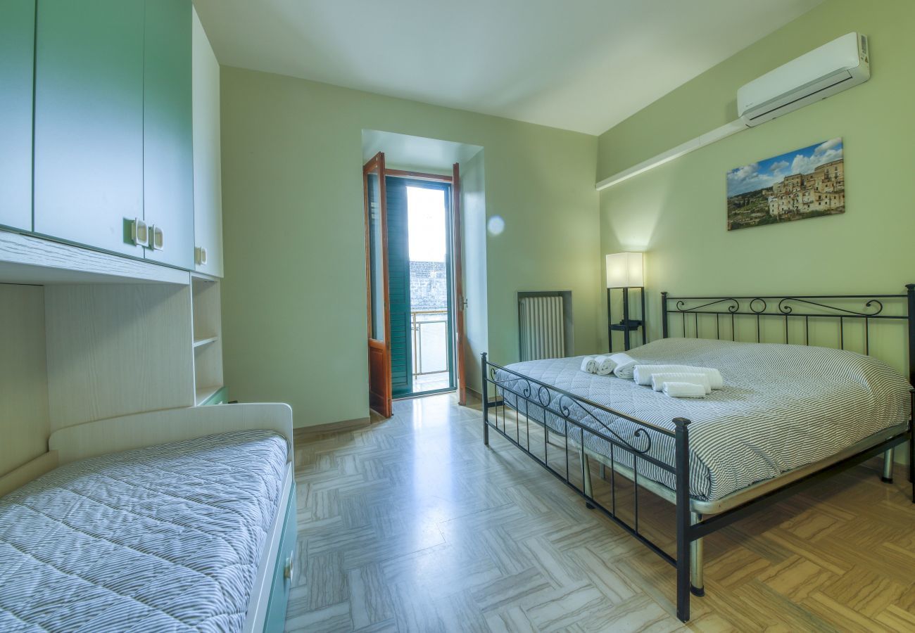 camera da letto Pellicciari 14 Affitti Brevi Italia Appartamento a Gravina in Puglia - Pellicciari 14 - Affitti Brevi Italia