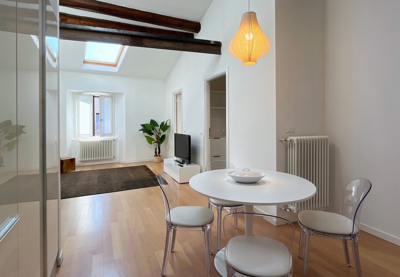 Casa Moira - Affitti Brevi Italia Appartamento a Lecco - Casa Moira - Affitti Brevi Italia
