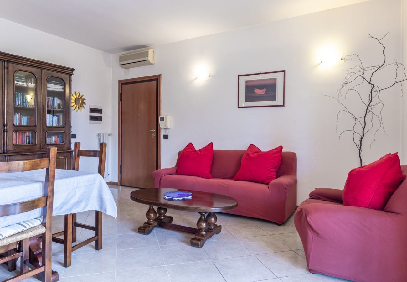 ampia zona giorno con a/c così composta da salotto e sala pranzo ampia zona giorno con a/c così composta da salotto e sala pranzo