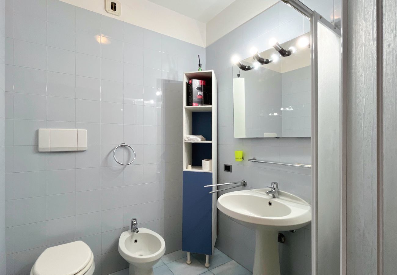 Bagno completo con doccia Bagno con box doccia