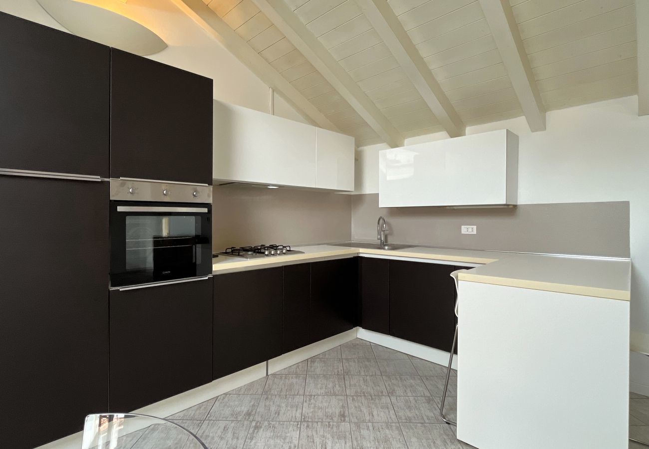 Cucina moderna e attrezzata Ampia, moderna e elegante