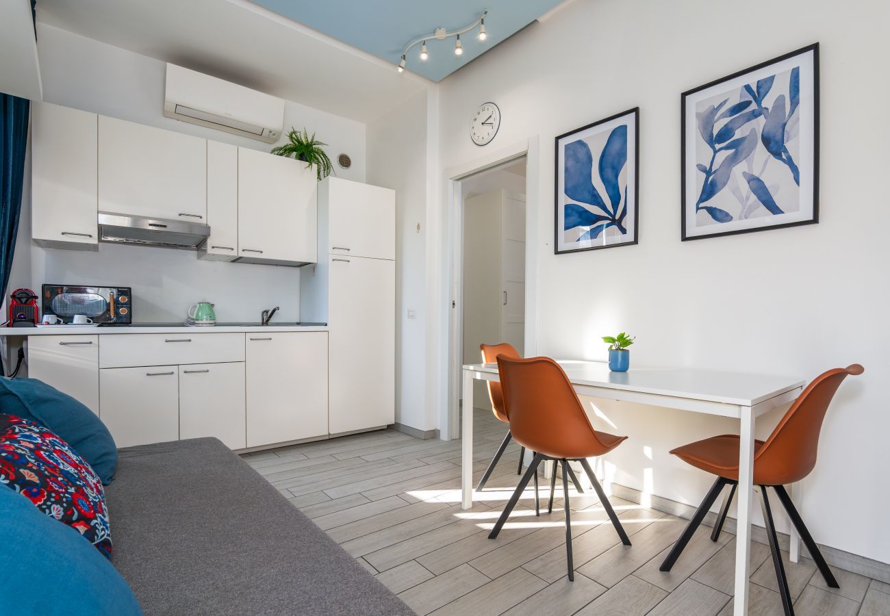 Appartamento a Milano - AXUM: Quiet New One-Bedroom Retreat near METRO M1