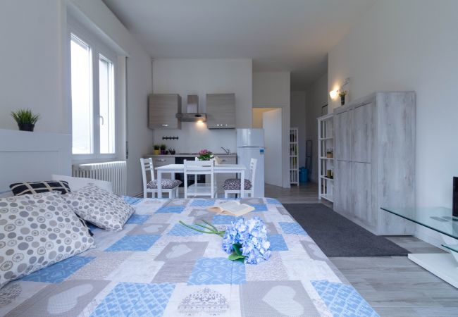 Studio in Lecco - Casetta di Elie - Affitti Brevi Italia Studio in Lecco - Casetta di Elie - Affitti Brevi Italia