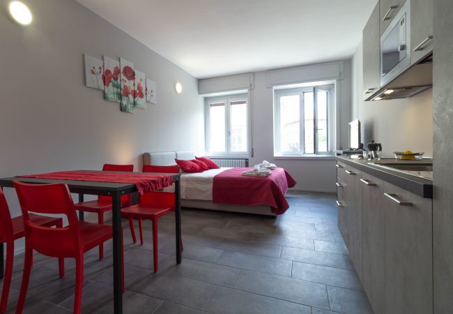 studio area apartment Papavero Affitti Brevi Italia Studio in Lecco - Appartamento Papavero - Affitti Brevi Italia