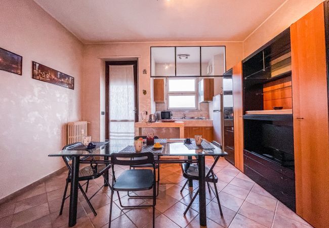 Dining room MYHOUSE INN LINGOTTO - Solo Affitti Brevi Apartment in Turin - MYHOUSE INN LINGOTTO - Affitti Brevi Italia