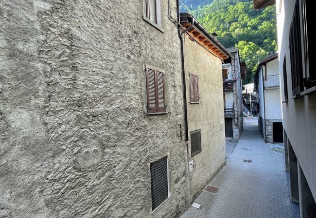 Outdoors Home Apartment La Baita Case Gigiat  Affitti Brevi Italia Apartment in Val Masino - Appartamento La Baita Case Gigiat