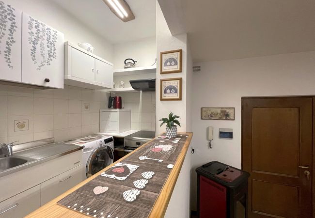 Kitchen Apartment La Baita Case Gigiat Affitti Brevi Italia  Apartment in Val Masino - Appartamento La Baita Case Gigiat