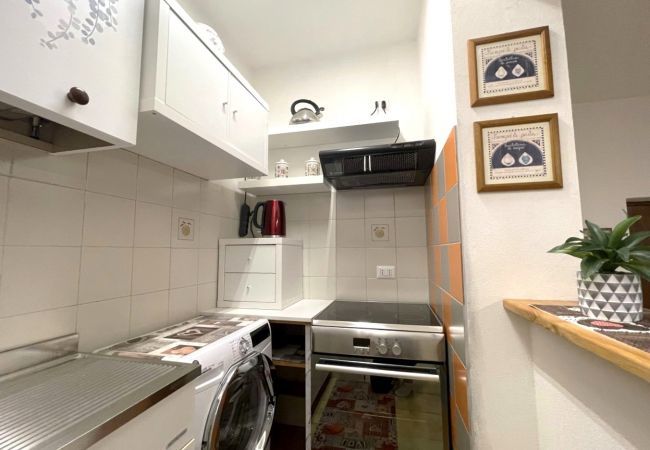 Kitchen Apartment La Baita Case Gigiat Affitti Brevi Italia  Apartment in Val Masino - Appartamento La Baita Case Gigiat