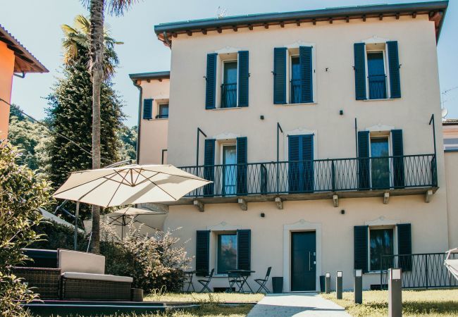 Rent by room in Lesa - Blue Suite in Gio&Leo GuestHouse - Lakeside L&B