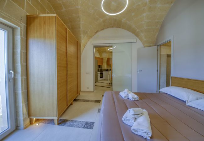 bedroom Palazzo Fondo Vico 2   Affitti Brevi Italia Apartment in Gravina in Puglia - Palazzo Fondo Vico 2 - Affitti Brevi Italia
