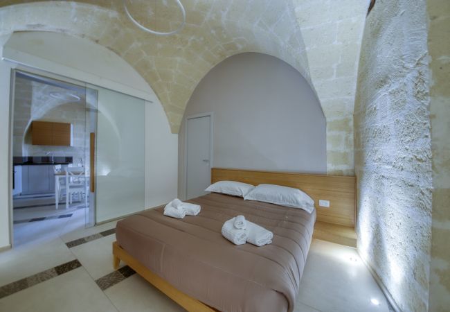 bedroom Palazzo Fondo Vico 2   Affitti Brevi Italia Apartment in Gravina in Puglia - Palazzo Fondo Vico 2 - Affitti Brevi Italia