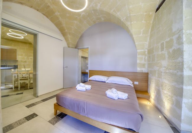 bedroom Palazzo Fondo Vico 2   Affitti Brevi Italia Apartment in Gravina in Puglia - Palazzo Fondo Vico 2 - Affitti Brevi Italia