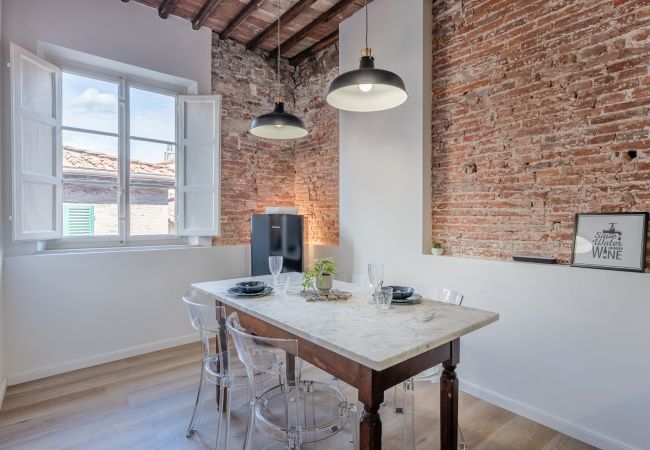 Apartment in Lucca - La Finestra di Puccini - Affitti Brevi Italia Apartment in Lucca - La Finestra di Puccini - Affitti Brevi Italia