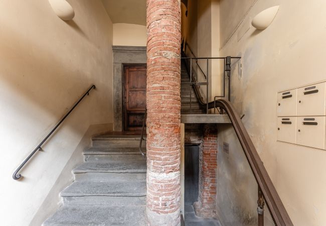 Apartment in Lucca - La Finestra di Puccini - Affitti Brevi Italia Apartment in Lucca - La Finestra di Puccini - Affitti Brevi Italia