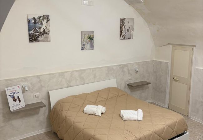 Rent by room in Monte Sant´Angelo - Room 416 - Affitti Brevi Italia Rent by room in Monte Sant´Angelo - Room 416 - Affitti Brevi Italia