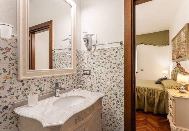 Rent by room in Pisa - Lilium Deluxe - Affitti Brevi Italia Rent by room in Pisa - Lilium Deluxe - Affitti Brevi Italia