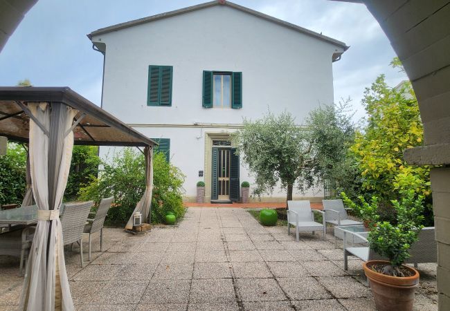 Rent by room in Pisa - Villa Sofia Suite Purple - Affitti Brevi Italia Rent by room in Pisa - Villa Sofia Suite Purple - Affitti Brevi Italia