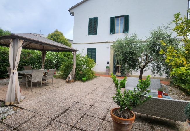 Rent by room in Pisa - Villa Sofia Suite Purple - Affitti Brevi Italia Rent by room in Pisa - Villa Sofia Suite Purple - Affitti Brevi Italia