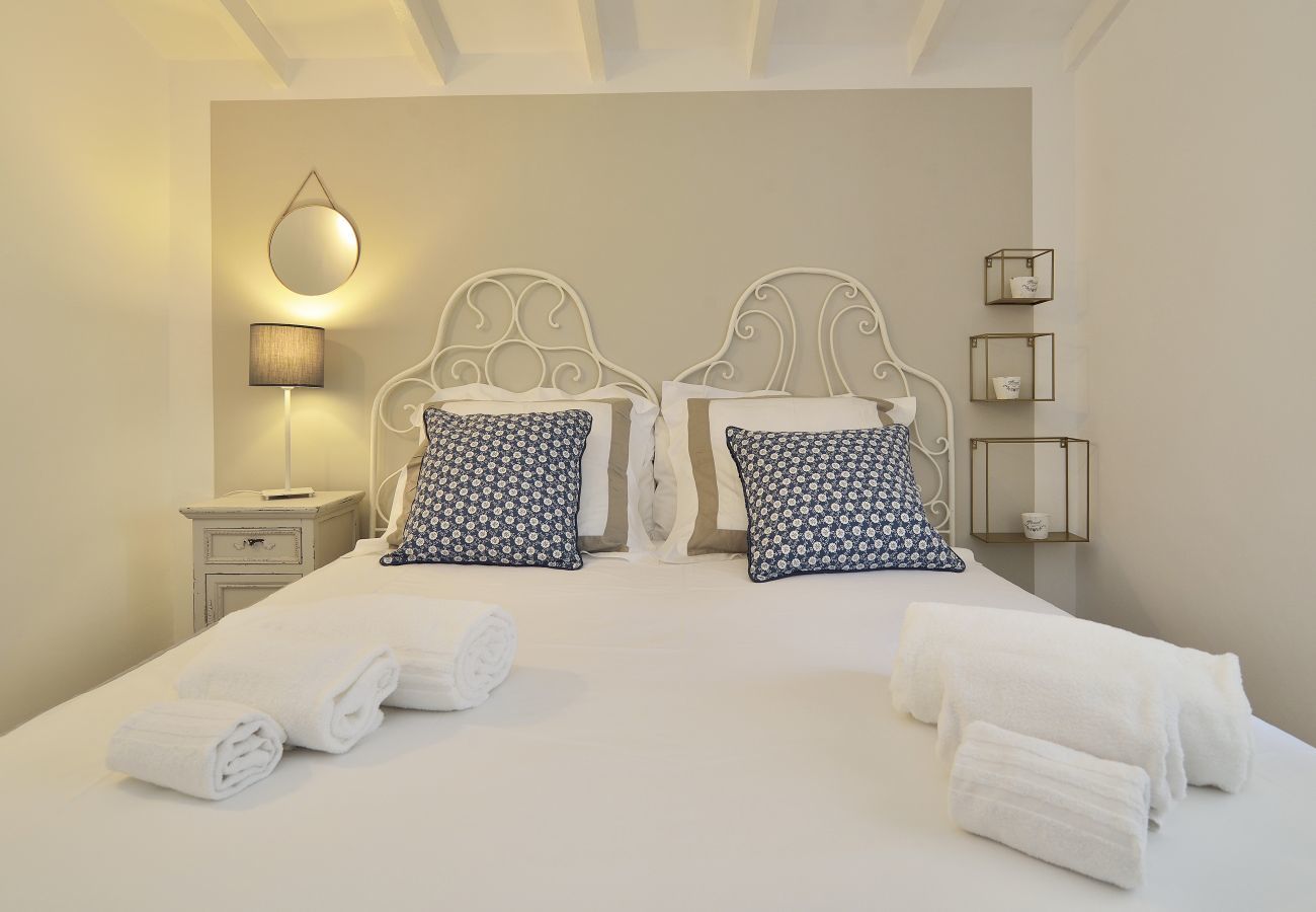 bedroom ROMANTIC HOUSE PORTO ULISSE Solo Affitti Brevi  House in Ispica - ROMANTIC HOUSE PORTO ULISSE - Affitti Brevi Italia