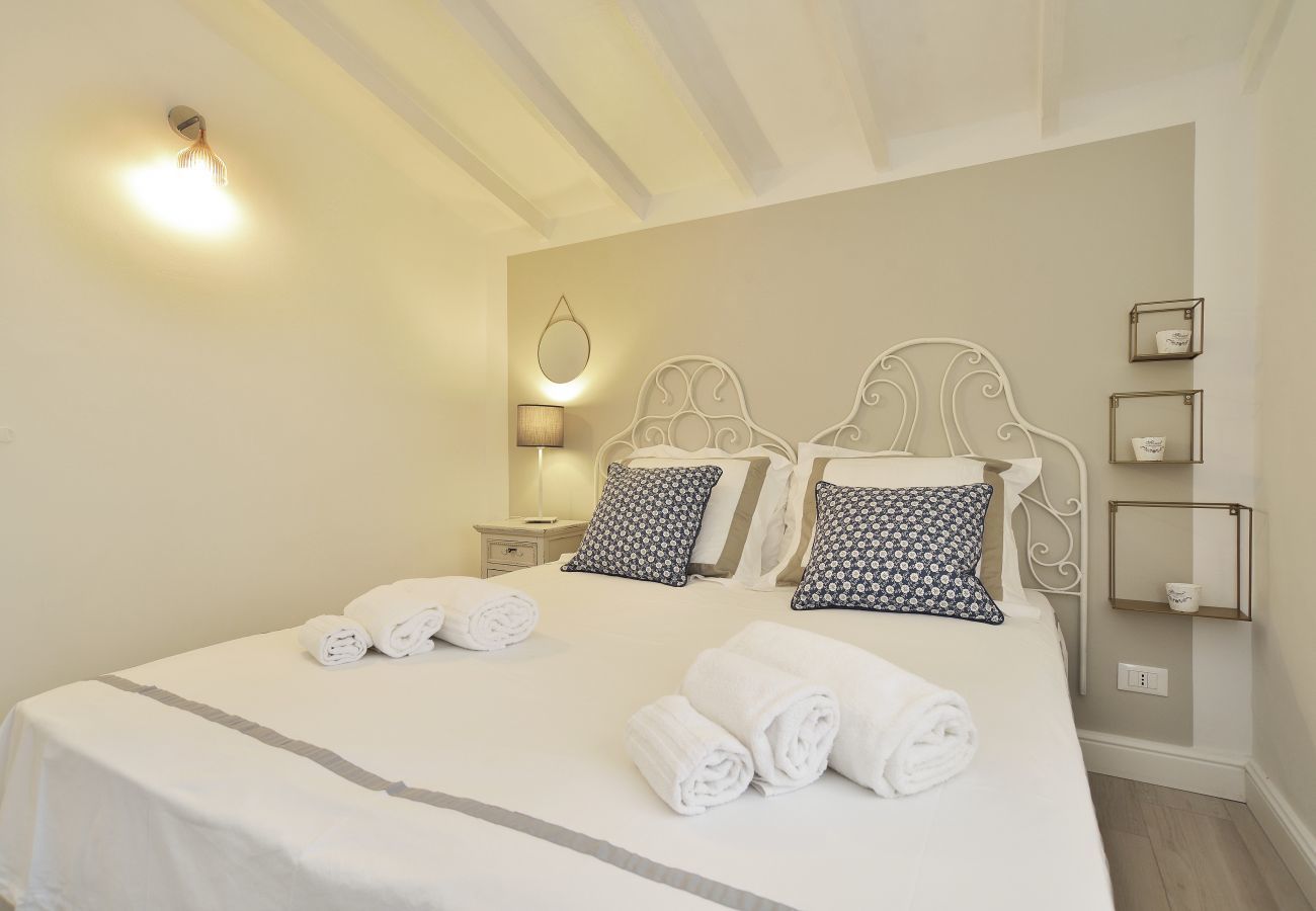 bedroom ROMANTIC HOUSE PORTO ULISSE Solo Affitti Brevi  House in Ispica - ROMANTIC HOUSE PORTO ULISSE - Affitti Brevi Italia