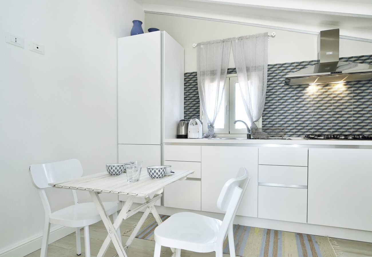 kitchen ROMANTIC HOUSE PORTO ULISSE Solo Affitti Brevi  House in Ispica - ROMANTIC HOUSE PORTO ULISSE - Affitti Brevi Italia