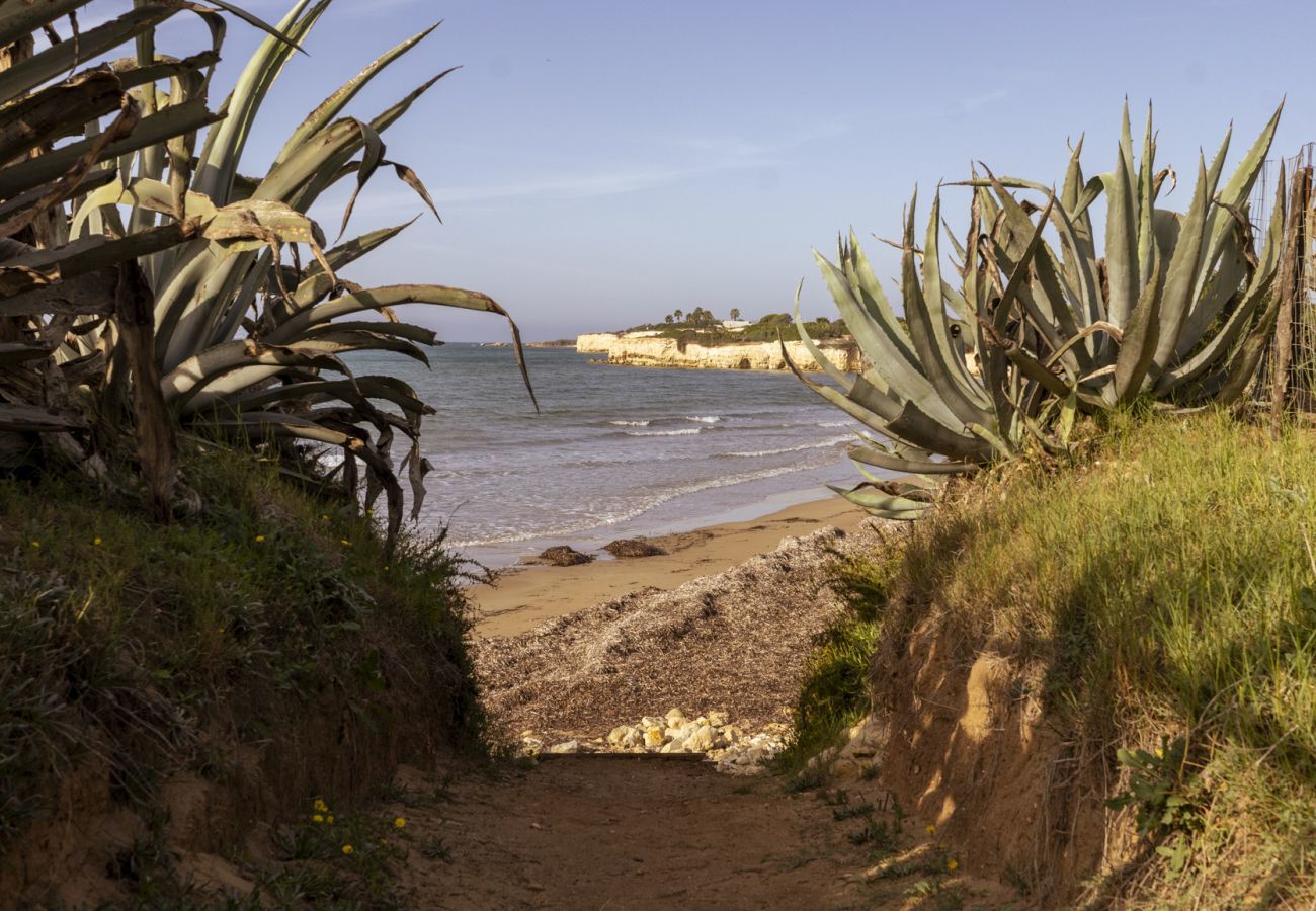 House in Ispica - ROMANTIC HOUSE PORTO ULISSE - Affitti Brevi Italia House in Ispica - ROMANTIC HOUSE PORTO ULISSE - Affitti Brevi Italia