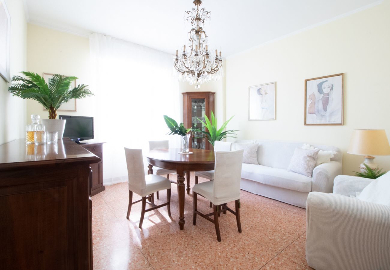 Apartment OMAR'S HOUSE Solo Affitti Brevi  Apartment in Rapallo - Appartamento OMAR'S HOUSE-Affitti Brevi Italia