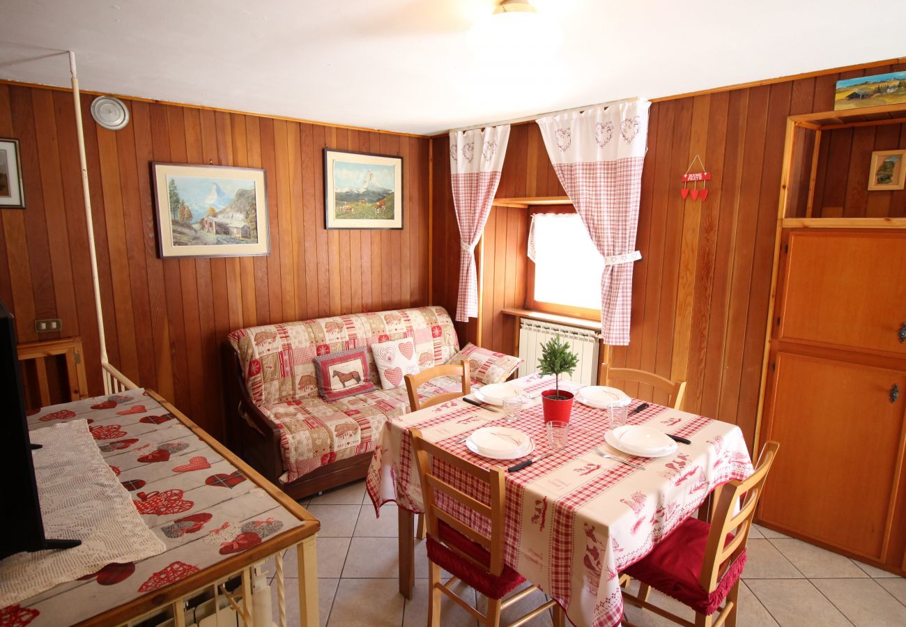 Living Room The Ibex Holiday Apartment Solo Affitti Brevi Apartment in Brusson - Brusson Lo Stambecco - Aosta1 - Affitti Brevi Ital