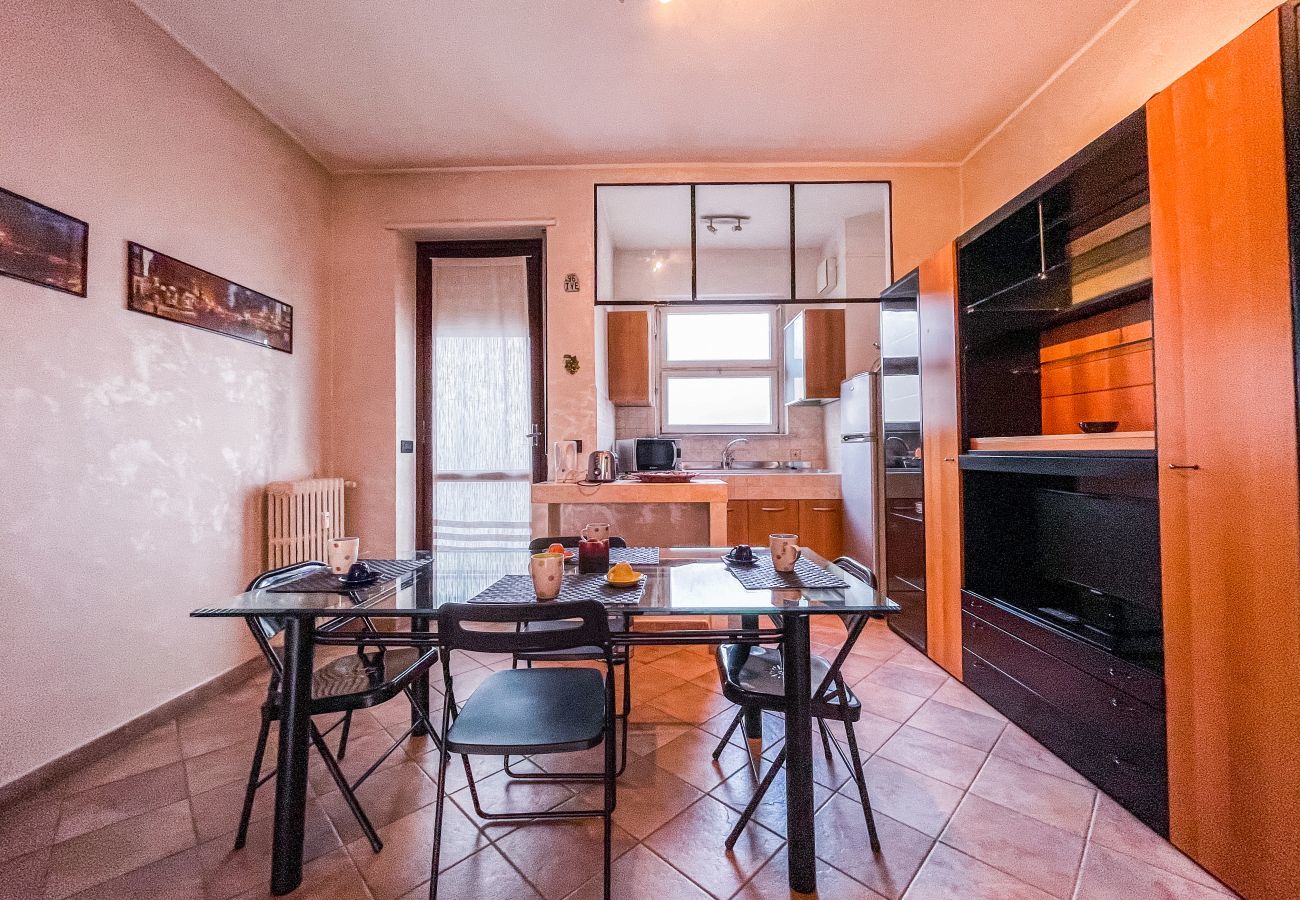 Dining room MYHOUSE INN LINGOTTO - Solo Affitti Brevi Apartment in Turin - MYHOUSE INN LINGOTTO - Affitti Brevi Italia