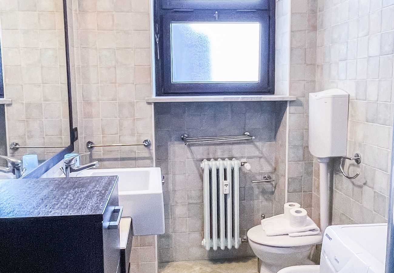 Bathroom with shower - MYHOUSE INN LINGOTTO - Solo Affitti Brevi Apartment in Turin - MYHOUSE INN LINGOTTO - Affitti Brevi Italia