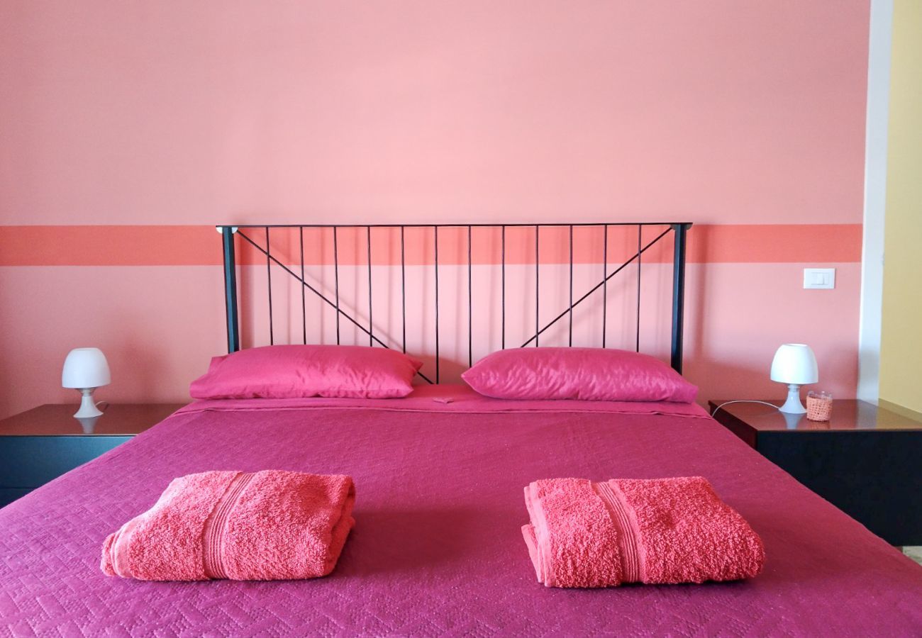 Rent by room in Modena - Bignardi - Camera Rossa