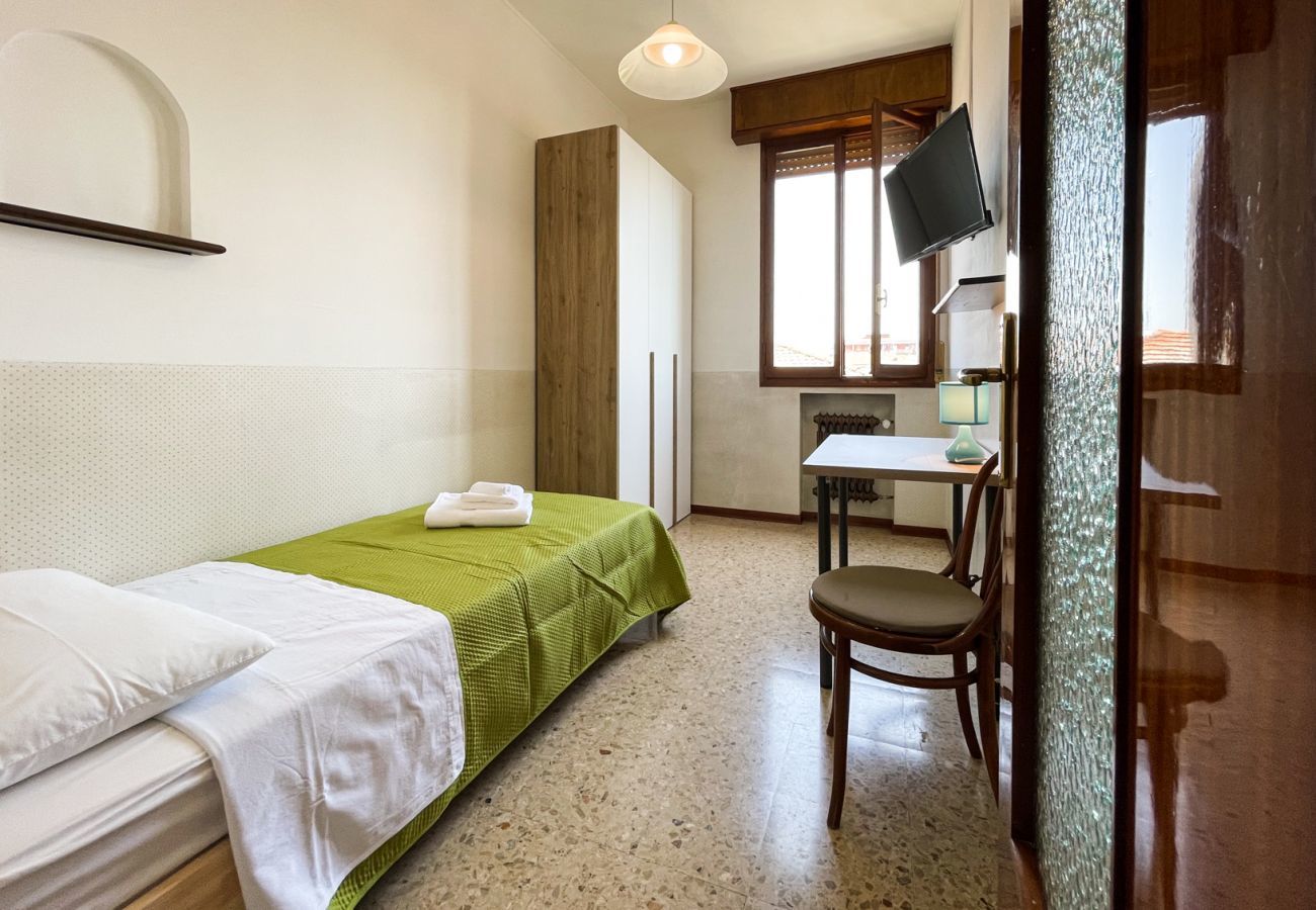 Rent by room in Modena - Camera Gramsci 1