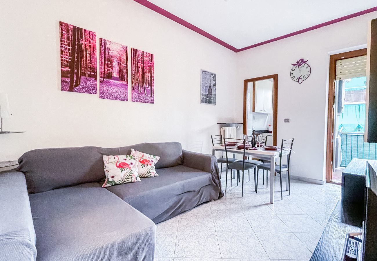 Living room - MYHOUSE INN PARADISO - Affitti Brevi Italia Apartment in Turin - MYHOUSE INN PARADISO - Affitti Brevi Italia