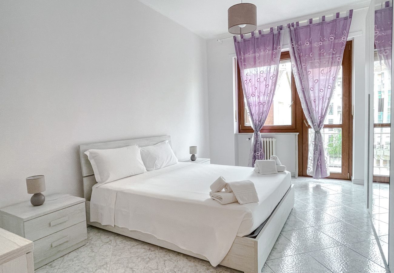 Bedroom - MYHOUSE INN PARADISO - Affitti Brevi Italia Apartment in Turin - MYHOUSE INN PARADISO - Affitti Brevi Italia