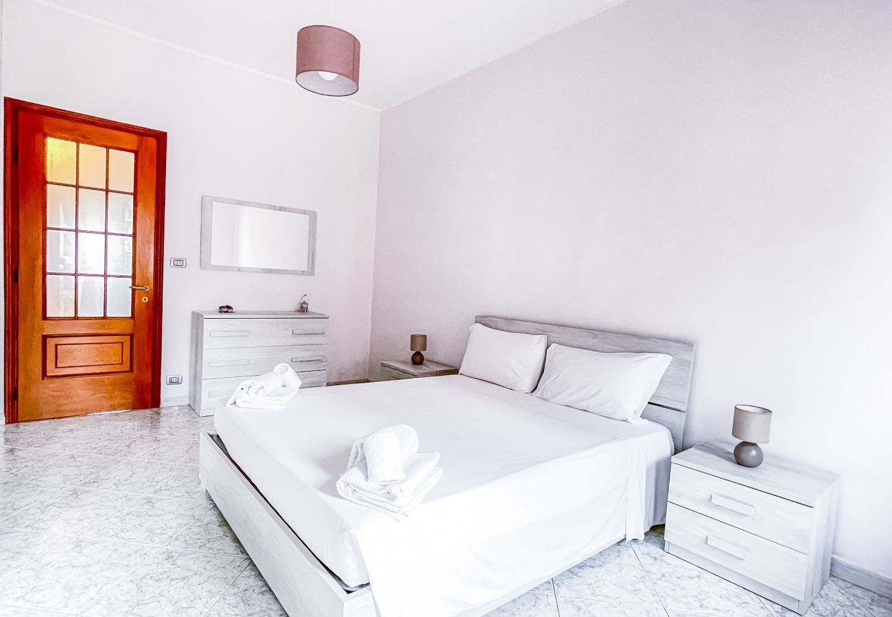 Bedroom - MYHOUSE INN PARADISO - Affitti Brevi Italia Apartment in Turin - MYHOUSE INN PARADISO - Affitti Brevi Italia