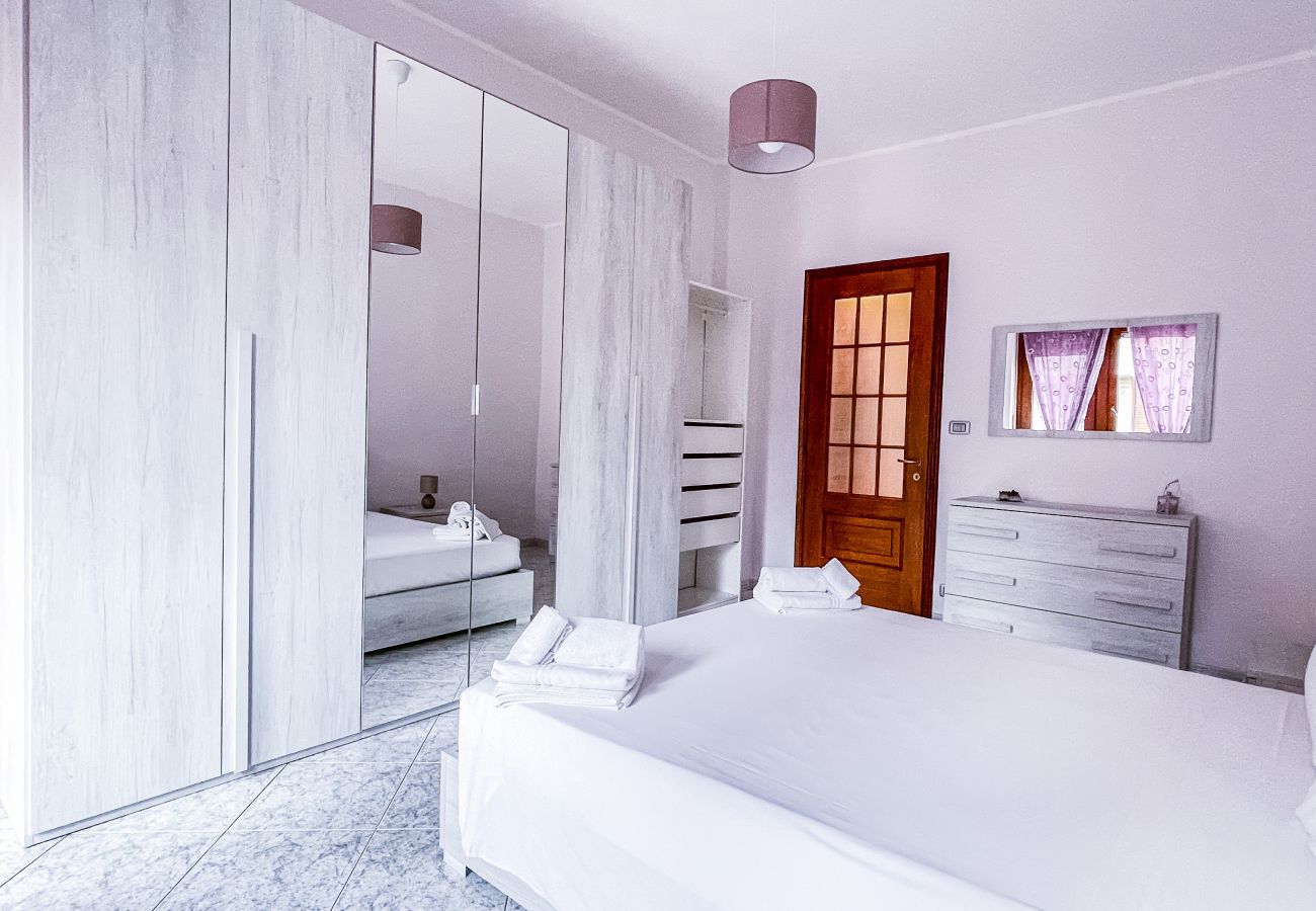 Bedroom - MYHOUSE INN PARADISO - Affitti Brevi Italia Apartment in Turin - MYHOUSE INN PARADISO - Affitti Brevi Italia